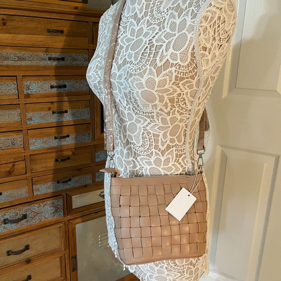 Basket Weave Bucket Bag/ Handbag in Mocha Chino Color - NWT - Picture 3 of 13